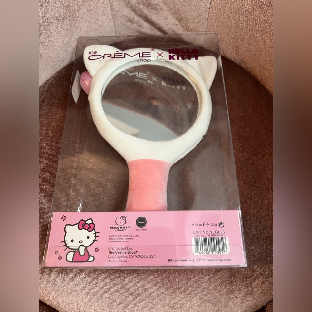 The Crème Shop x Hello Kitty - Plush Portable Mirror - Limited Edition - Picture 2 of 3